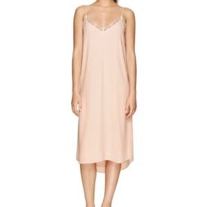 Babaton Blush Chemise